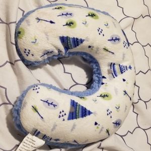 Infant neck pillow